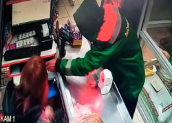 64-летнему астраханцу грозит тюрьма за кражу куриных окорочков