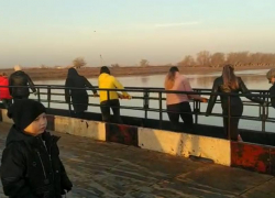 18 марта на некоторых переправах Володарского района Астраханской области встали паромы