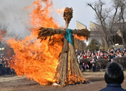 26 февраля Олег Полумордвинов зовет астраханцев на Масленицу в парк «Аркадия»