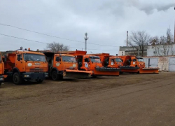 В Астрахани ухудшается погода: спецтехнику перевели на оперативный режим