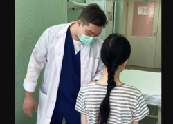 Астраханские нейрохирурги спасли девушку с опасным и редким заболеванием