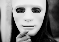 Астраханке показалось, что её изнасиловал муж подруги 