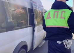 Астраханская полиция ловит пассажиров без масок