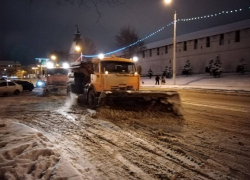 За два дня астраханские коммунальщики убрали почти 250 тонн снега