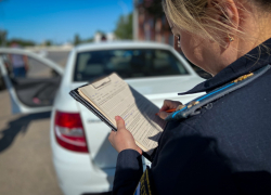 Астраханка не смогла продать автомобиль из-за накопленных задолженностей