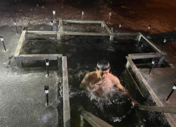 Астраханцам назвали все официальные места купания на Крещение