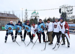 Астраханцы массово вышли на лед в преддверии Нового года