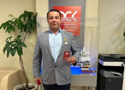 Сотрудник астраханской верфи награжден медалью ВМФ «Адмирал Горшков»