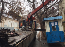 Борьба с нелегальными киосками в Астрахани продолжается 