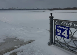 Любителей зимней рыбалки в Астрахани попросили воздержаться от выхода на лед