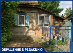 После публикации "Блокнота" коммунальщики убрали ветки от дома пенсионеров