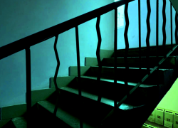 Ночью в дом астраханки проник мужчина и применил насилие