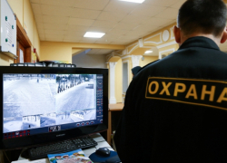В школах Астрахани усилят меры антитеррористической безопасности
