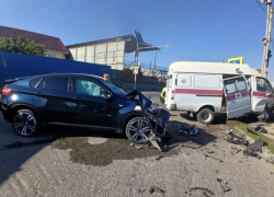 В Астрахани машина скорой помощи попала в ДТП: пострадали двое