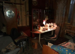 44-летнюю астраханку задержали по подозрению в убийстве соседа