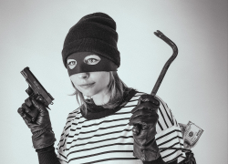 Астраханка попалась на афёре с материнским капиталом