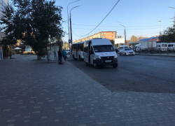 В Астрахани перенесли остановку на улице Яблочкова 