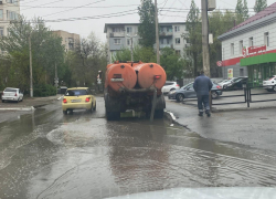 Ночью в Астрахани с улиц откачали 412 тысяч литров дождевой воды