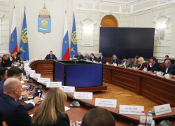 Антикризисные меры в Астраханской области сохранили более 400 рабочих мест