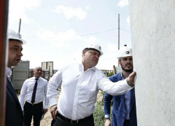 Губернатор Игорь Бабушкин проверил строящиеся объекты в Ахтубинском районе