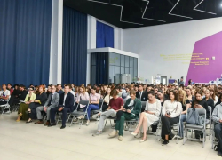 В Астрахани волонтеров обучили работе на выборах-2026