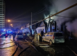 В полночь в центре Астрахани горели два дома