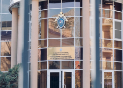 Под Астраханью директор городского предприятия сдавал себе свой же «Ягуар»