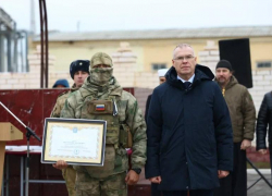 В Астрахани наградили росгвардейцев за успехи на СВО