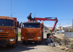 За праздничные дни астраханские коммунальщики собрали порядка 90 тонн отходов