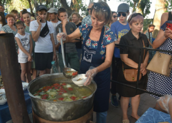 Триста литров ухи приготовят для астраханцев в парке ХХ лет Октября