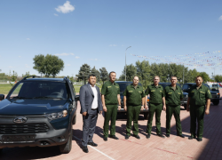 Игорь Бабушкин передал службе природопользования новые служебные автомобили