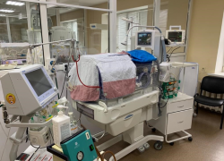 Астраханские хирурги спасли новорожденного с тяжелым пороком кишечника
