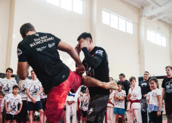 В Астрахани Чемпион России по рукопашному бою провел мастер-класс