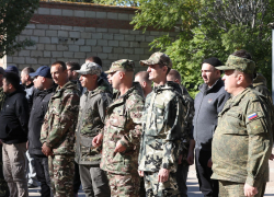 Мобилизованных астраханцев отправили на боевое слаживание в Волгоградскую область