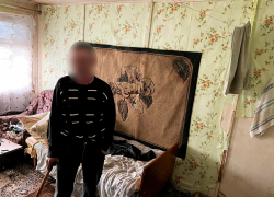 54-летний астраханец устроил наркопритон у себя дома 