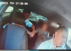 Госавтоинспекторы Астрахани экстренно доставили женщину в больницу