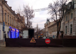 В центре Астрахани перекрыли улицу