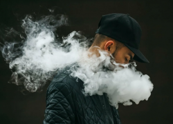 71% опрошенных астраханцев поддерживают запрет на продажу вейпов в России