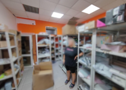 Астраханка присвоила 298 товаров, оставленных в пункте выдачи заказов