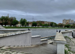 В Астрахани из реки Кутум достали тело неизвестного мужчины