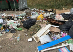 Астраханца поймали за сбросом строительного мусора в Ленинском районе