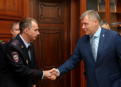 Игорь Бабушкин встретился с областным финалистом конкурса «Народный участковый»