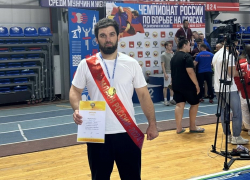 Астраханец Гази Халилов стал чемпионом России по борьбе на поясах