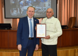Игорь Седов наградил лучших работников астраханской сферы ЖКХ