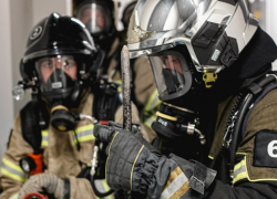 В Астрахани горели сразу два мусорных контейнера