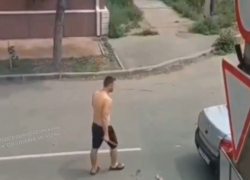 36-летнему астраханцу, угрожавшему ножом другим водителям, может грозить уголовка