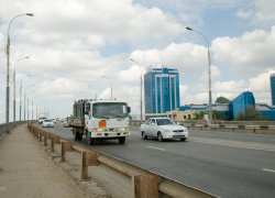 Случилось неожиданное: яма вернулась на Новый мост 