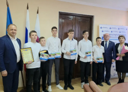 Астраханские «Голубые патрули» вознаградили за спасение рыбной молоди