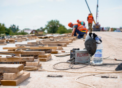 На Милицейском мосту работы ведутся даже по выходным 