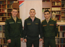 Курсанты российских военных ВУЗов поделились опытом с астраханскими юнармейцами